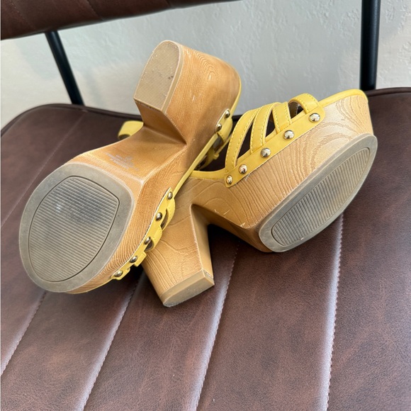 Guess Yellow Platform Sandals - Picture 6 of 10